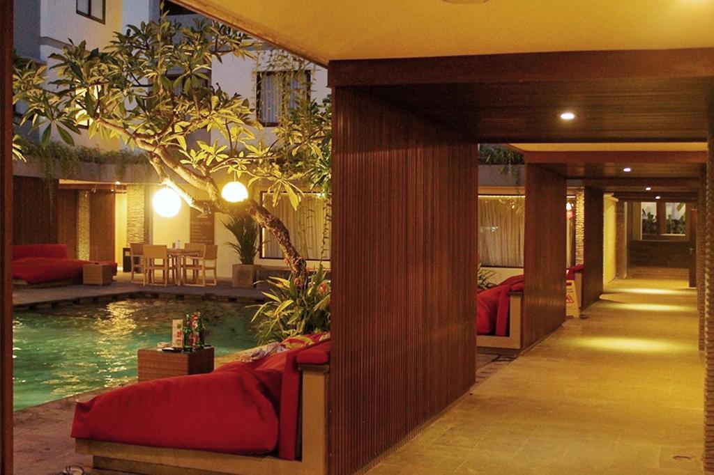 Savvoya Hotel Seminyak Exteriör bild
