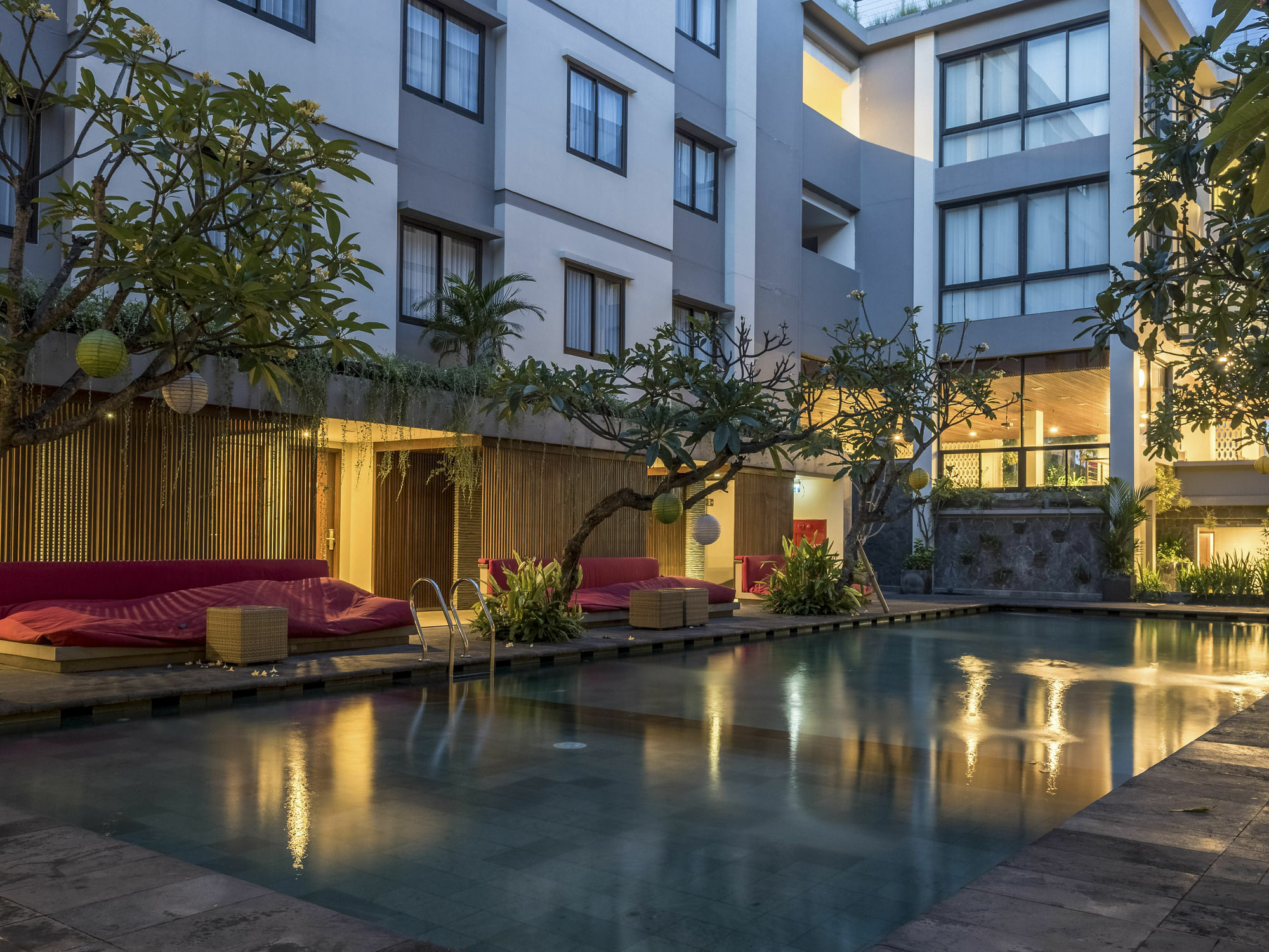 Savvoya Hotel Seminyak Exteriör bild